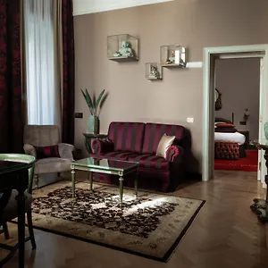 Grand Et De - The Leading Of The World ***** Milano