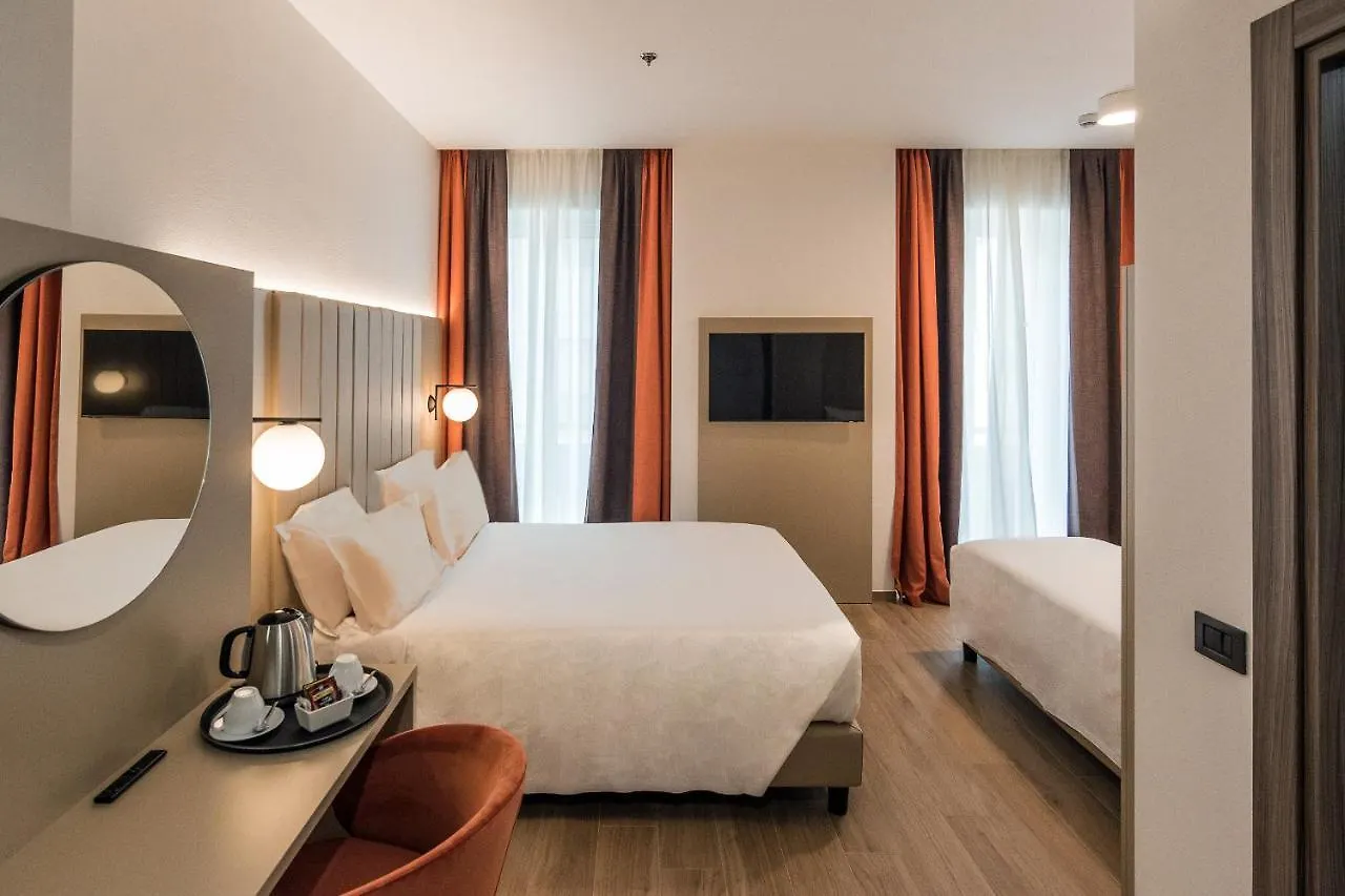 BB Hotels Smarthotel Duomo Milano 4*,